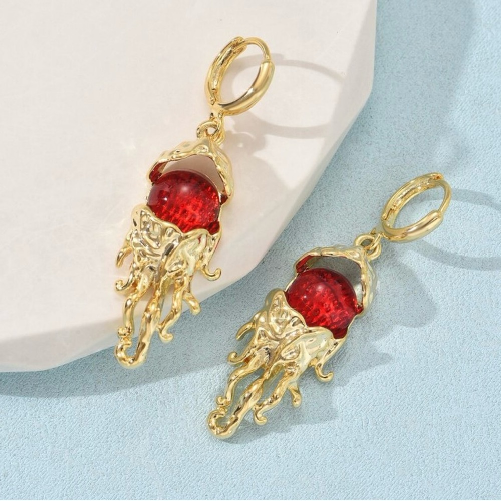 “Murano Glass Octopus” Red Scaly Eye Tiered Tentacle Sea Creature Oddity Earring - Picture 3 of 5